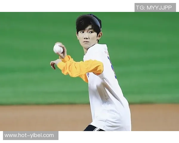 王源热爱足球展现运动魅力与青春活力引发粉丝热议